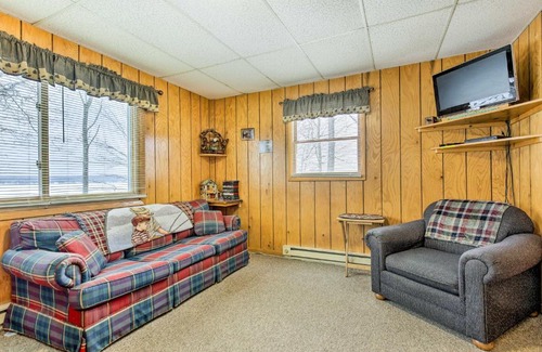 Marenisco Casa | Tranquil Marenisco Cabin on Lake Gogebic!