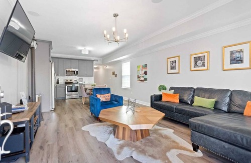 Tulane - Gravier Apartamento | This duplex is a 4 bedroom(s), 3 bathrooms, located in New Orleans, LA.