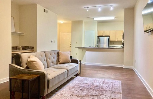 New Pathways Apartamento | Tranquil Midtown Apartment