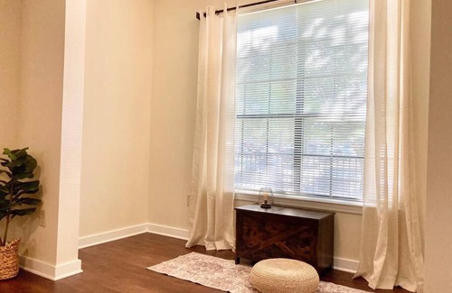 New Pathways Apartamento | Tranquil Midtown Apartment