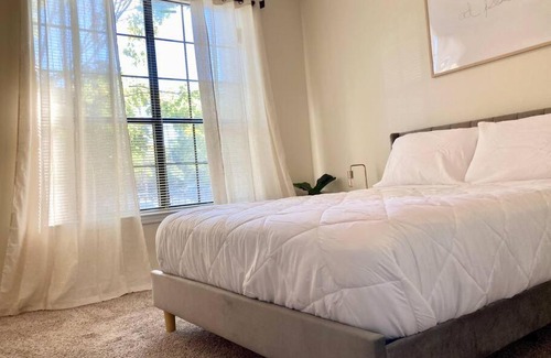 New Pathways Apartamento | Tranquil Midtown Apartment
