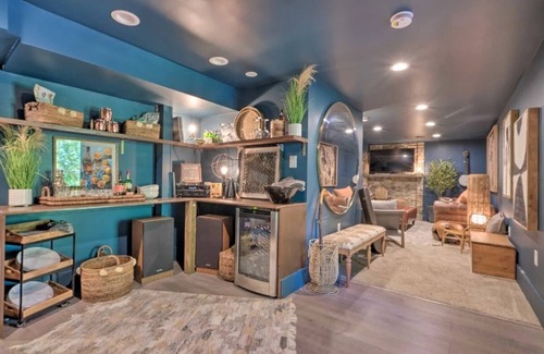Linden Casa | Tranquil mountainhouse w/hot tub, super close to trails & wineries- pet friendly