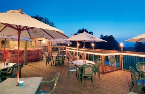 Cheat Lake Apartamento | Tranquil Oasis: Lakeview Golf Resort Studio w Pool