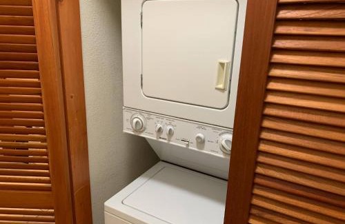 Maho Apartamento | Tranquil Oceanside: Pools & Direct Beach Access