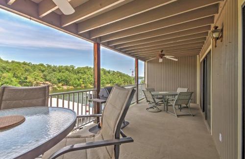 Osage Beach Apartamento | Tranquil Osage Beach Condo with Waterfront Decks!