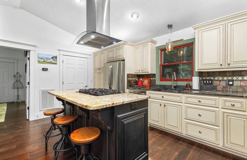 Blairsville Cabaña | Tranquille Cottage de lujo en las montañas Blue Ridge!