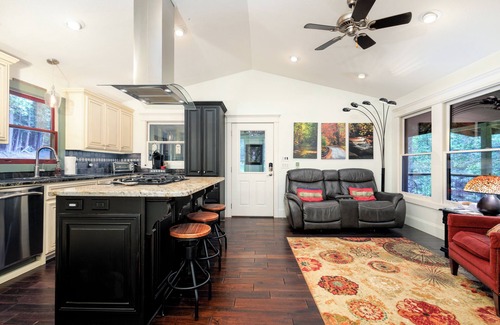 Blairsville Cabaña | Tranquille Cottage de lujo en las montañas Blue Ridge!