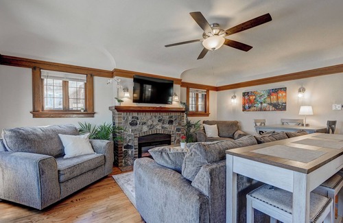 Bay View Apartamento | Tranquil Pet-Friendly Apartment ~ Close to Downtown & Parks
