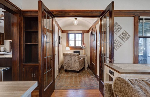 Bay View Apartamento | Tranquil Pet-Friendly Apartment ~ Close to Downtown & Parks