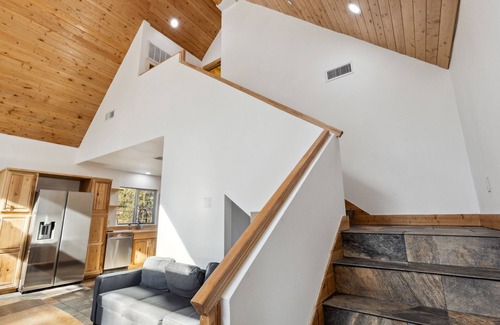 Pine Mountain Club Cabina | Tranquil Pine Mountain Retreat 3 Bedroom Cabin by RedAwning