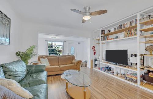 North Central Hollywood Casa | Tranquil Pool Home in Hollywood Close to Beach Airport