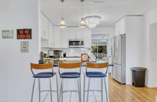 North Central Hollywood Casa | Tranquil Pool Home in Hollywood Close to Beach Airport