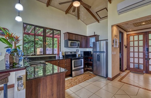 Dominical Casa | Tranquil private jungle Villann