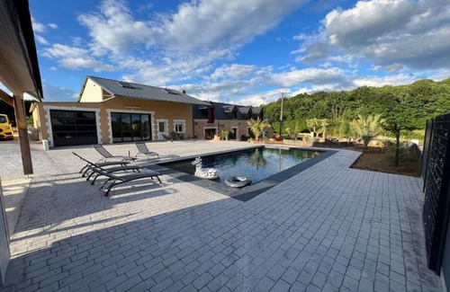 Montfort-le-Gesnois Cabaña | Casa con piscina privada cerca de Le Mans, ideal para deportes y relajación