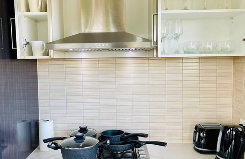 Glenroy Casa | Tranquil Retreat Near to Airport