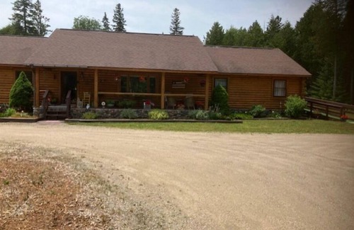 St Ignace Apartamento | Tranquil Retreat or Romantic Getaway in Beautiful Upper Peninsula of Michigan.