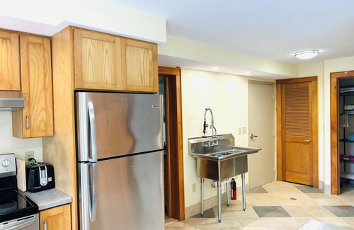 Town of Broome Apartamento | Tranquil Retreat-Pond side on 16 Acres Hunters Welcome