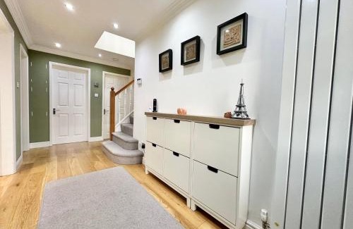 Chapeltown Casa | Tranquil Retreat Spacious 4-Bedroom Family Home
