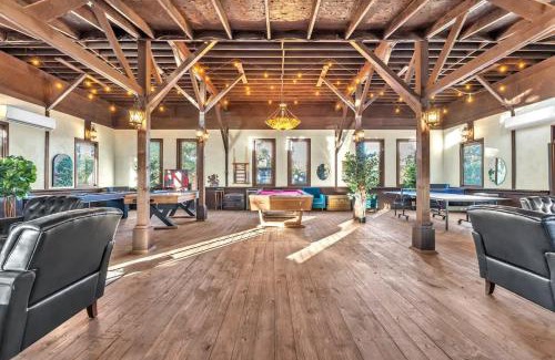 Fredericksburg Casa | Tranquil Retreat w/Hot-Tub 10-Mins to Downtown!