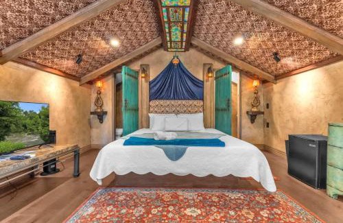 Fredericksburg Casa | Tranquil Retreat w/Hot-Tub 10-Mins to Downtown!