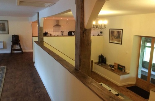 Plussulien Casa | Casa rural rural tranquila con gran jardín y terraza.