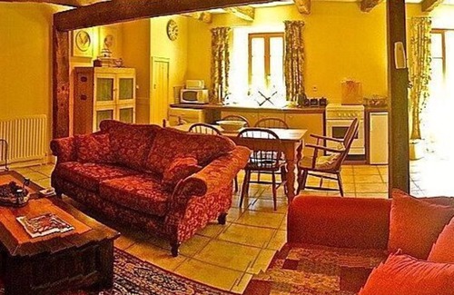 Plouguenast Casa | Tranquila y tranquila Antigua granja antigua situada en el campo con vistas panorámicas