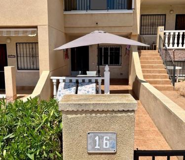 Rojales Apartamento | Tranquil Self Catering Golf Course Apartment