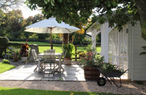 Woolstone Cabina | Tranquil setting at the foot of White Horse Hill, The Downs & The Ridgeway Path
