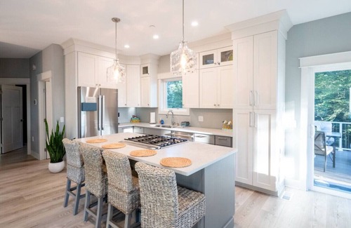 Norton Shores Casa | Tranquil Shores | Relax on Lake Michigan 4BR, 4BA