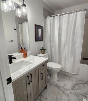 West Edmonton Casa | Tranquil Short Term Rental