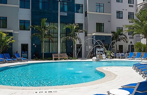 Naples Apartamento | ESTUDIO FANTÁSTICO PARA 4, PISCINA, CERCA DE ATRACCIONES!