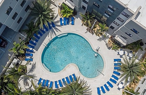 Naples Apartamento | ESTUDIO FANTÁSTICO PARA 4, PISCINA, CERCA DE ATRACCIONES!