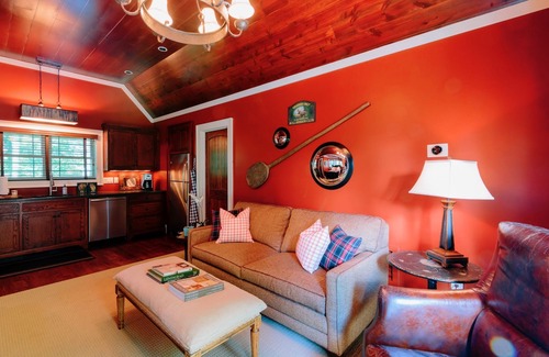 Mirror Lake Cabina | Acogedor nido de amor. InTown Ubicación: Wyanoak Carraige House