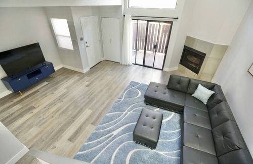 Reseda Casa | Tranquil Tarzana Haven