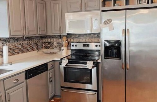 Southport Cabaña | Tranquil Tides Cottage 3 miles from the Beach