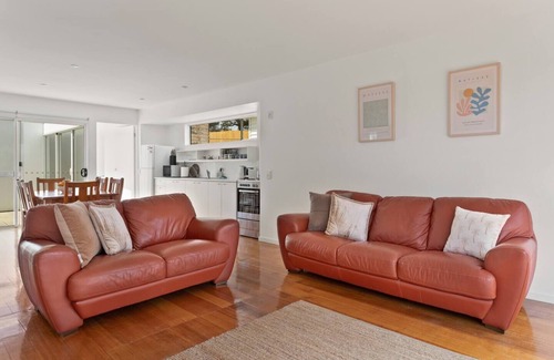 Opossum Bay Cabaña | Tranquil Tides Garden Cottage Perfection