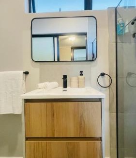 Greater Johannesburg Metropolitan Area Apartamento | Tranquil Top-Floor in Bryanston