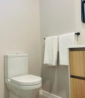 Greater Johannesburg Metropolitan Area Apartamento | Tranquil Top-Floor in Bryanston