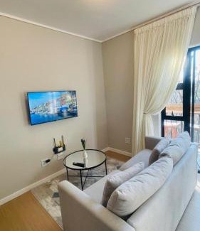 Greater Johannesburg Metropolitan Area Apartamento | Tranquil Top-Floor in Bryanston