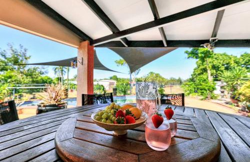 Marrara Apartamento | Tranquil Townhouse Huge Pool & Golf Course Views