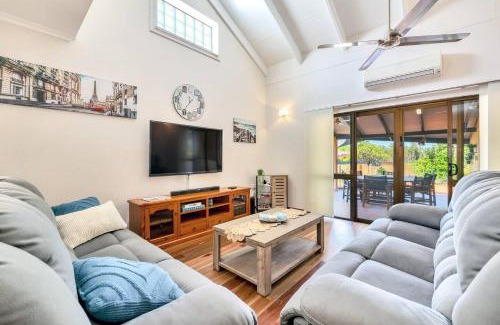 Marrara Apartamento | Tranquil Townhouse Huge Pool & Golf Course Views