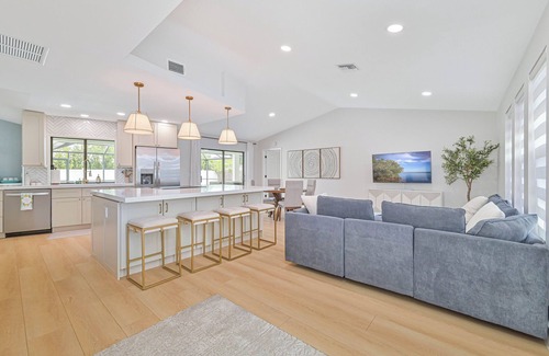 Palm River Estates Casa | Tranquil Vacation Home, Hot Tub and Pool - 4 miles to Naples Beach!