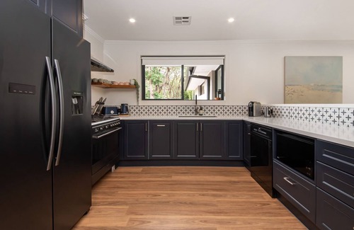 Red Hill South Casa | Tranquil Vibes in Red Hill