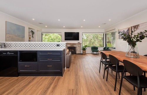 Red Hill South Casa | Tranquil Vibes in Red Hill