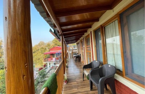 Kaul Apartamento | Tranquil View Cottage - Private Room with Balcony