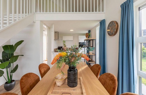 Tynaarlo Casa | Tranquil villa for 6 guests with patio