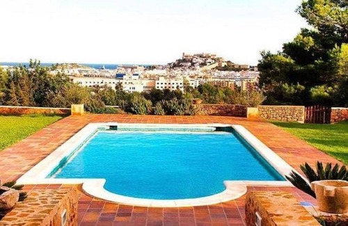 Ciudad de Ibiza Villa | Espaciosa villa en la ciudad de Ibiza con piscina