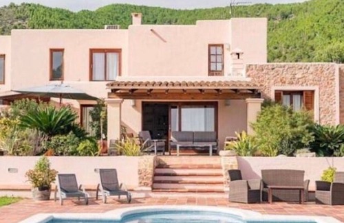 Ciudad de Ibiza Villa | Espaciosa villa en la ciudad de Ibiza con piscina