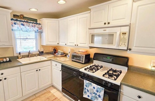 Tuckerton Beach Casa | Tranquil Water View 3-bedroom, 1-bathroom house in Tuckerton Sleeps : 8