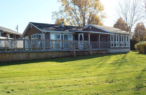Mermaid Casa | Tranquil Waterfront Cottage Charlottetown Area
